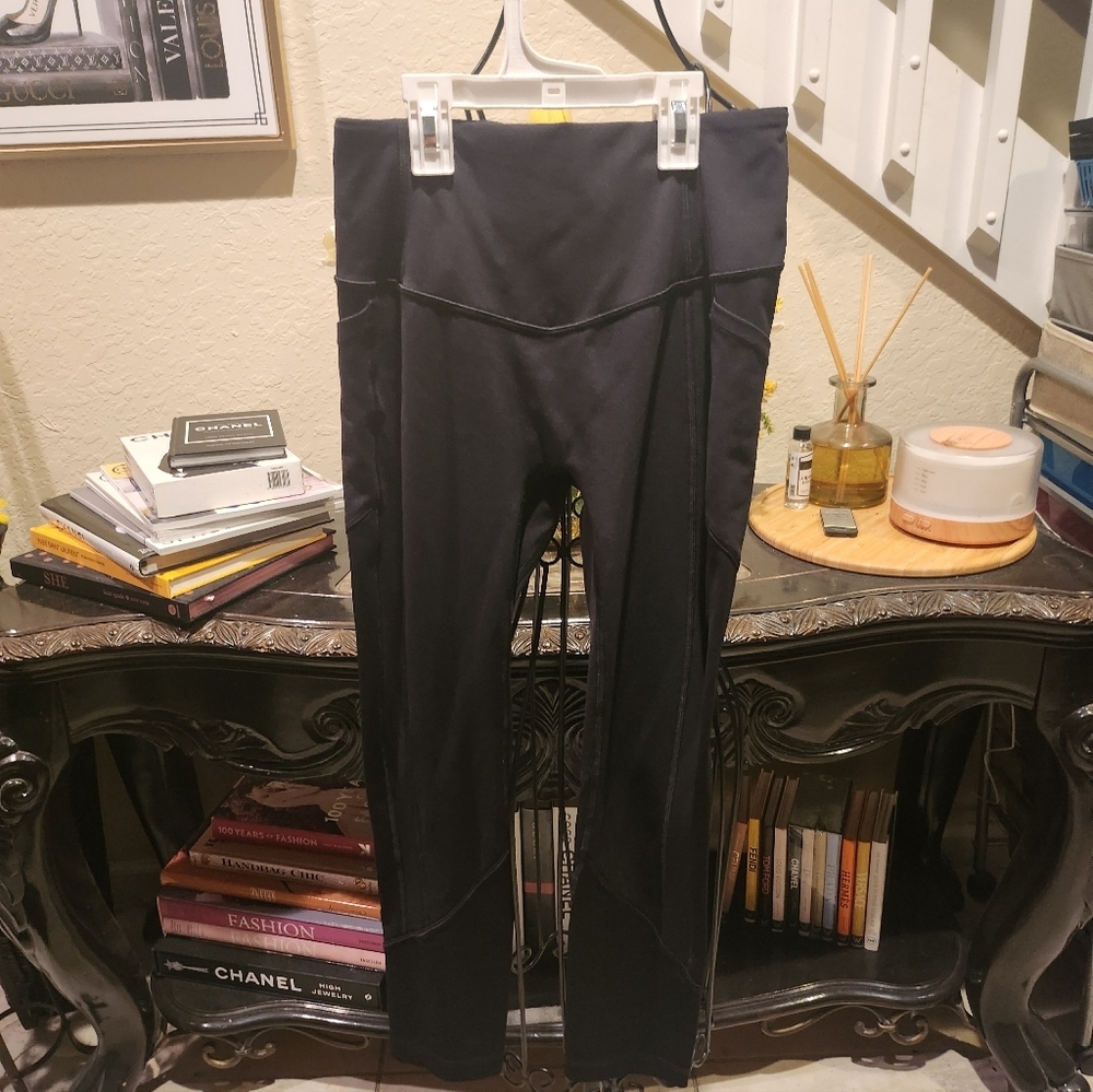 Lululemon leggings size 6